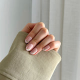 Pressing Nails -  Daisy Tips