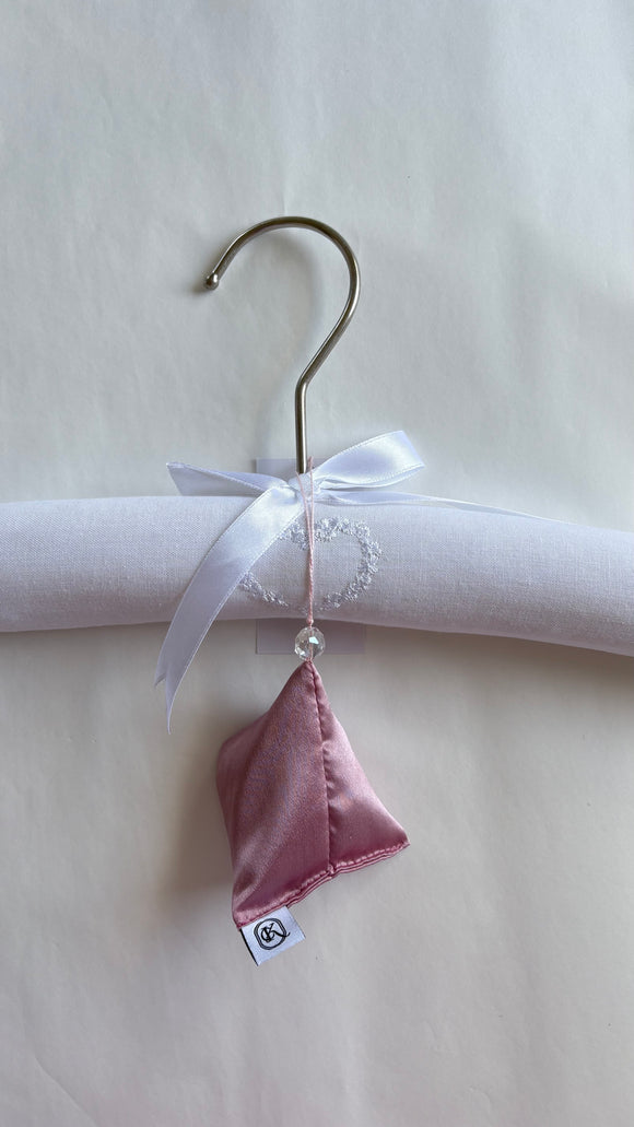 Carmen Kirstein - Silk Wardrobe Scenting Bag