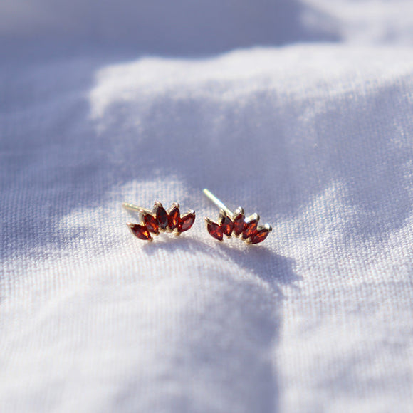 Little Taonga - Pohutukawa Gem Studs - Gold